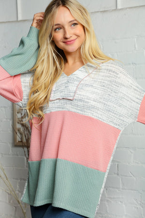 V-NECK WAFFLE PRINT COLOR BLOCK OUT-SEAM TOP