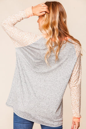 TWO TONE HACCI RAGLAN LEOPARD TRIANGLE TOP